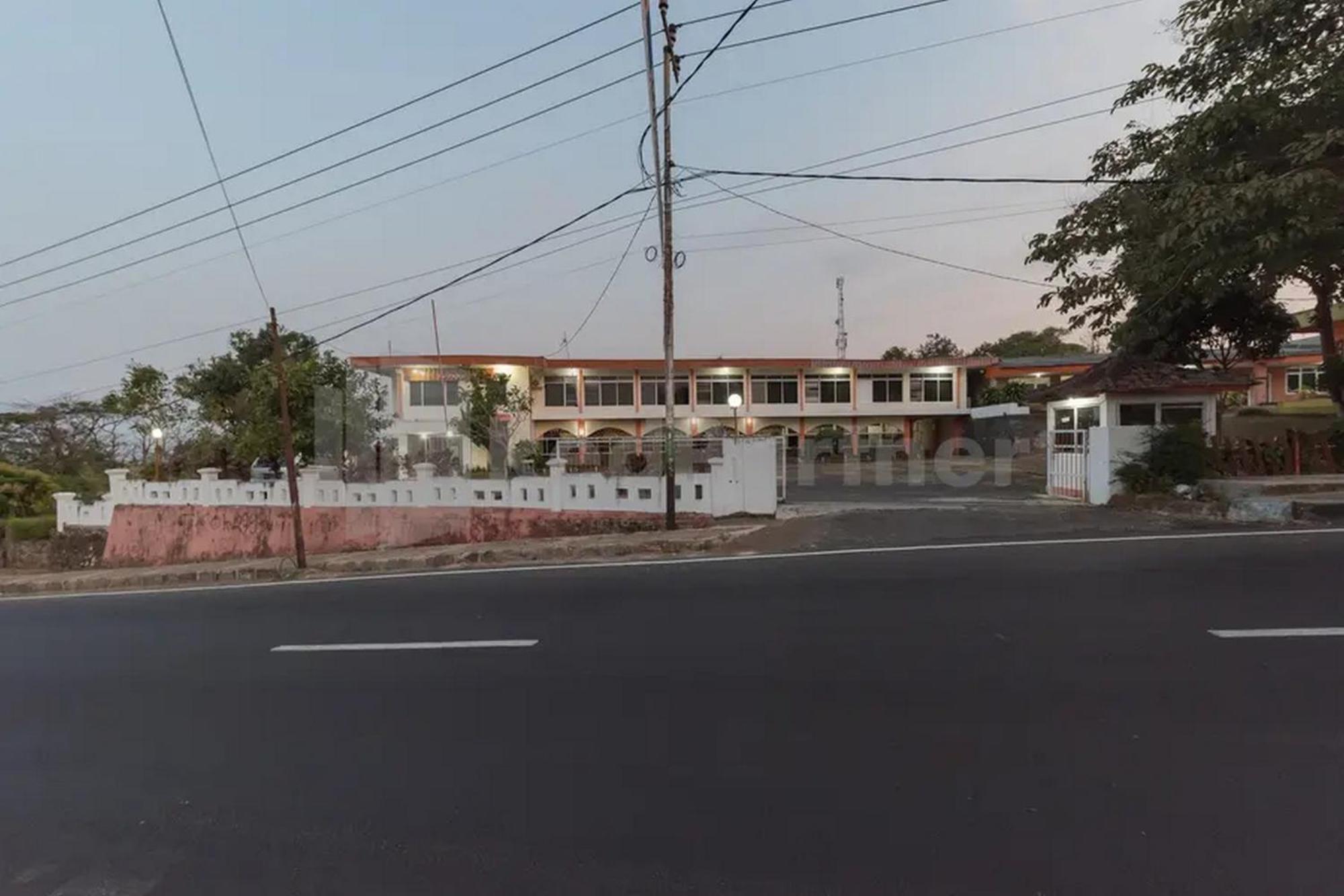 Hotel Linggarjati Near Natural Park Twa Linggarjati Exterior photo